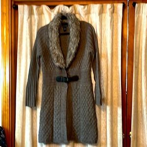 Sweater jacket with fake fur collar